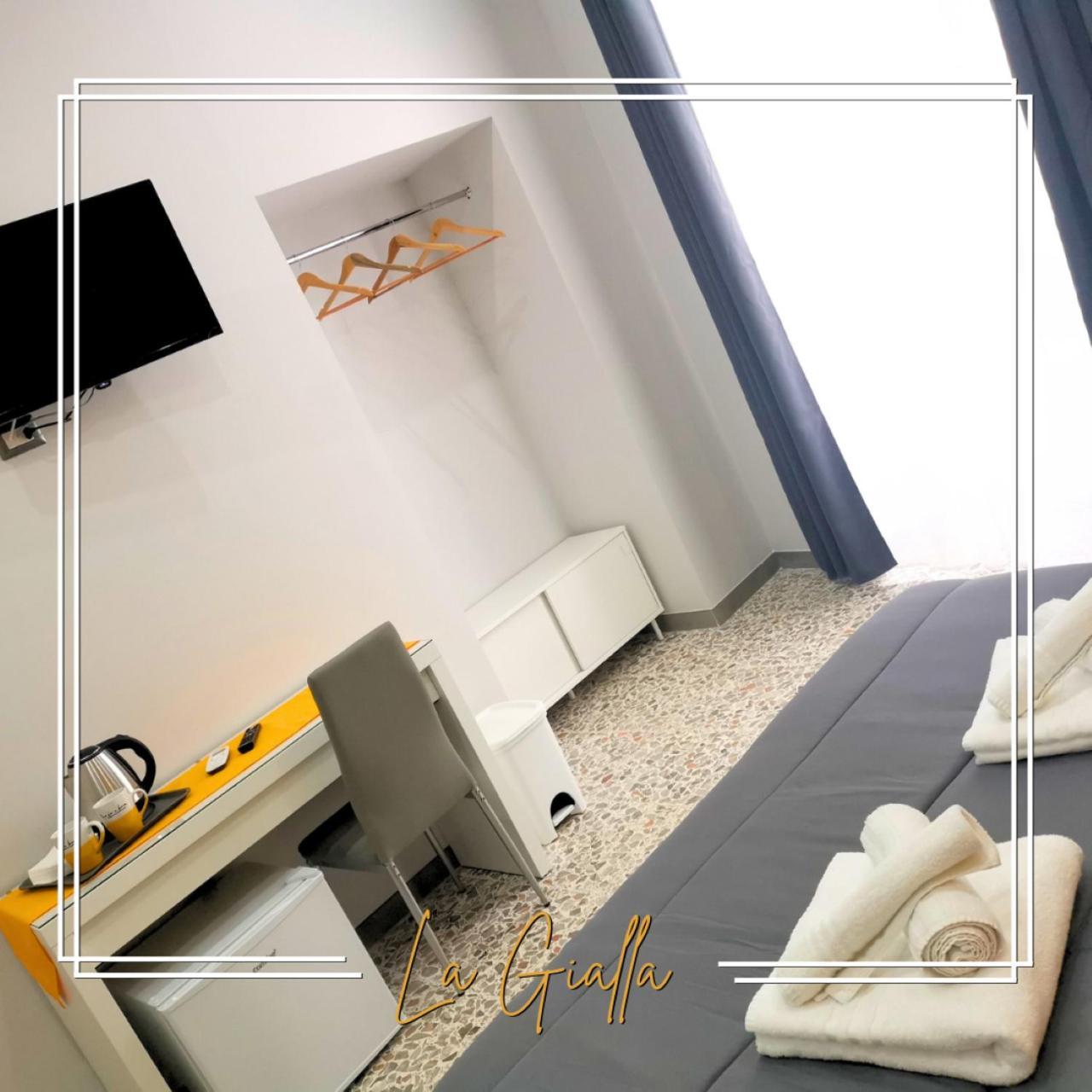 Bed and Breakfast Emme Napoli Екстер'єр фото